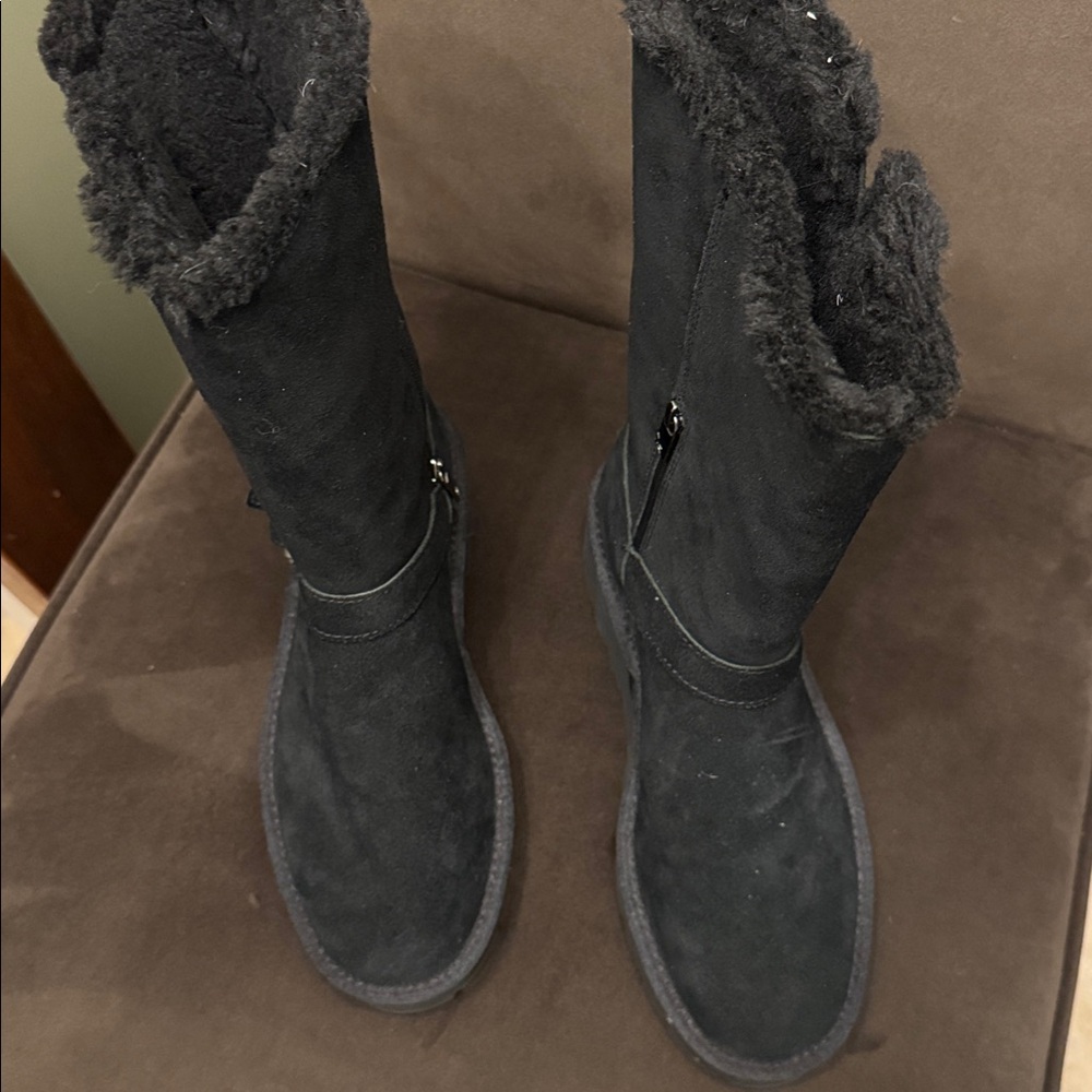 Koolaburra Black Plush Footwear - Picture 2 of 6